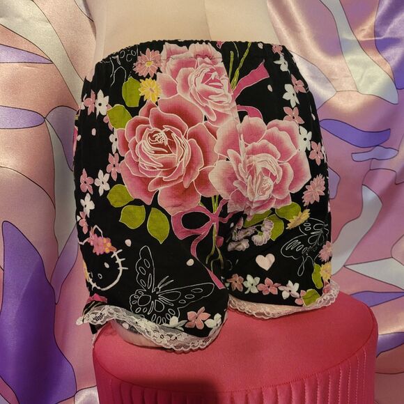 Hello Kitty Top Shorts Outfit Size Small Black Lace Rose Halloween Gyaru Cosplay - Picture 6 of 15